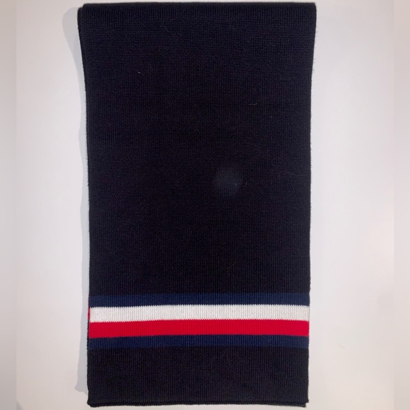 Tommy Hilfiger Scarf💣 - Picture 2 of 2